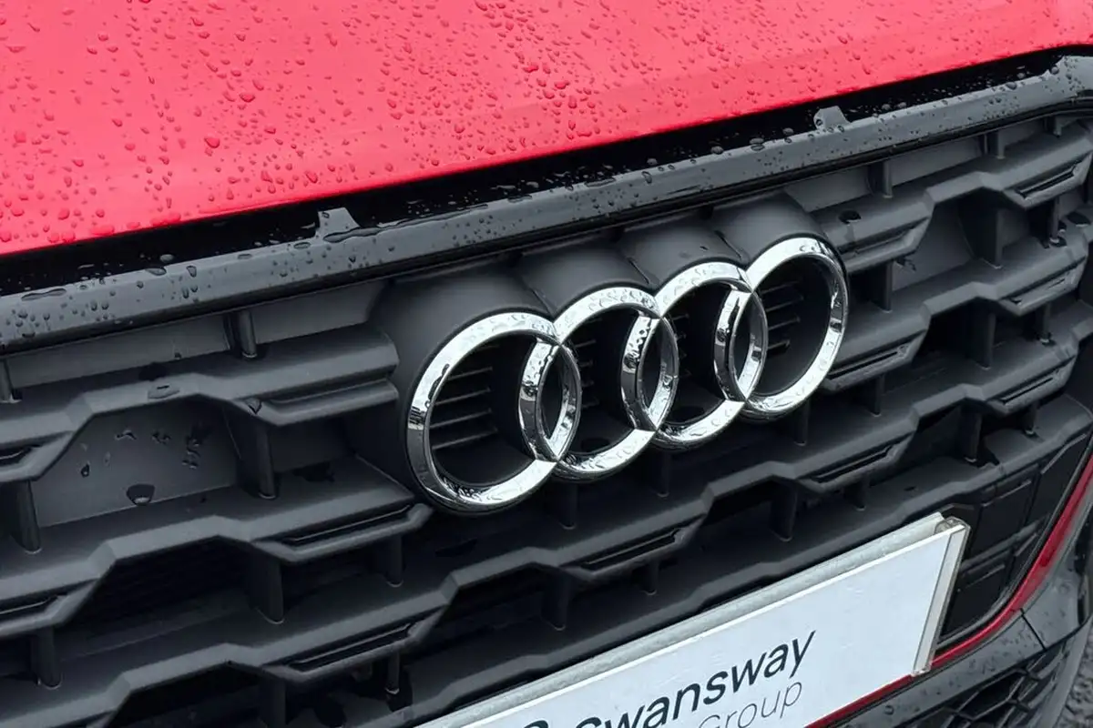 2021-audi-q2-10-30-tfsi-black-edition-big-29