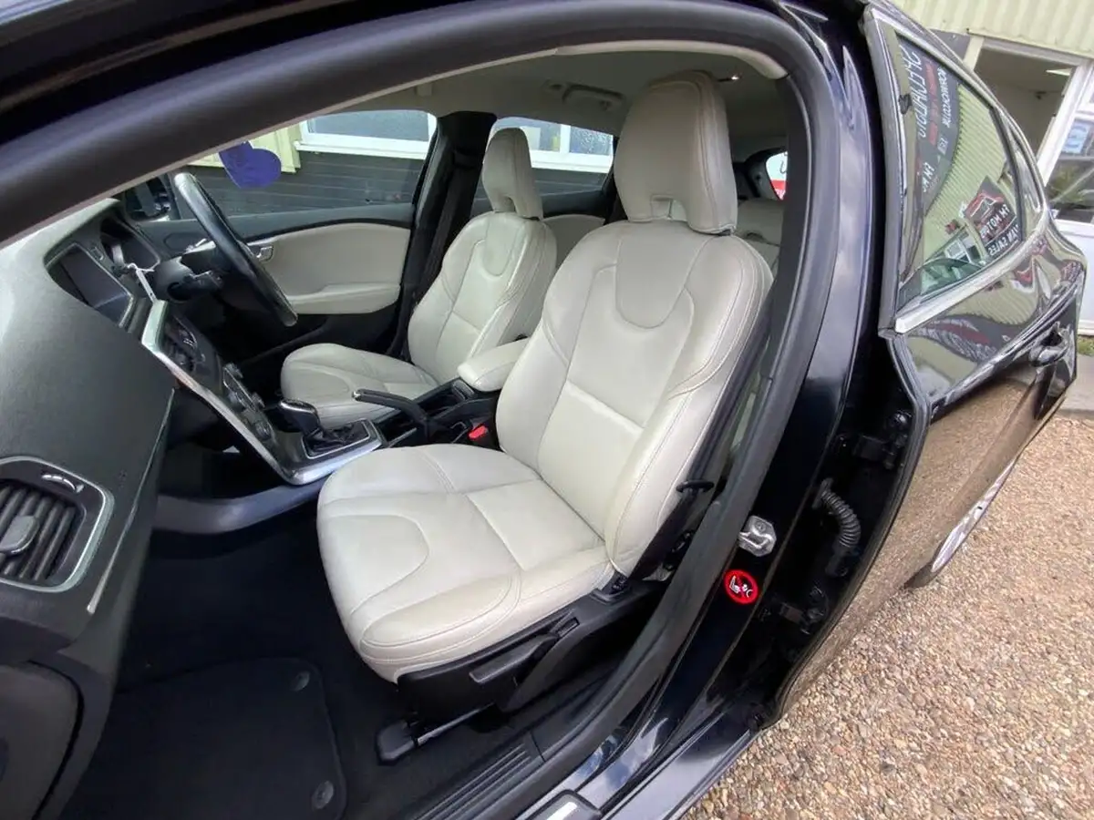 2013-volvo-v40-20td-d3-se-lux-nav-ss-geartronic-big-32