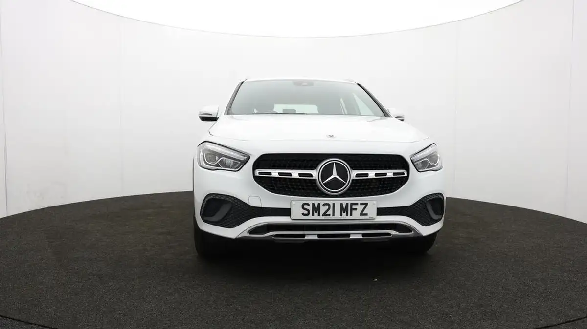 2021-mercedes-benz-gla-class-20d-gla-200d-sport-big-48