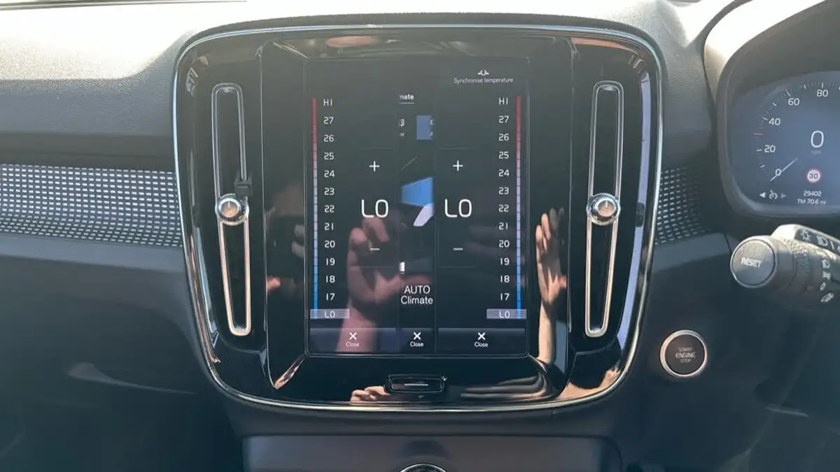 2021-volvo-xc40-15-t3-r-design-161bhp-big-40