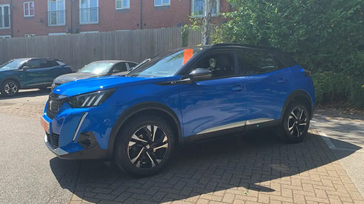 2022-peugeot-2008-suv-12-puretech-gt-big-6