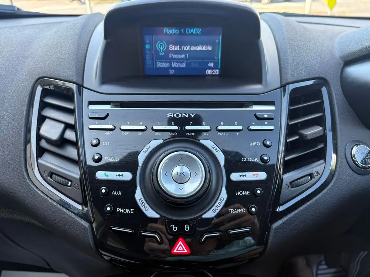 2017-ford-fiesta-10t-titanium-x-125ps-ss-5d-big-15