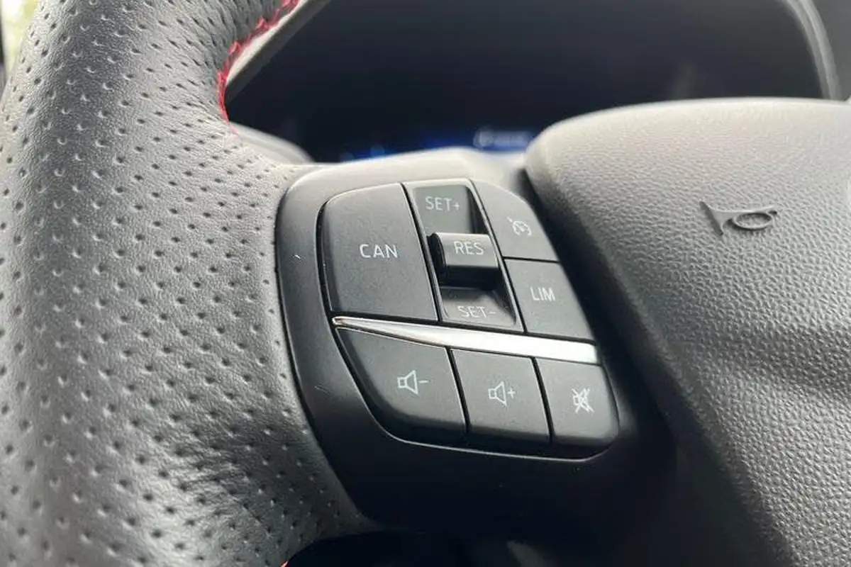 2023-ford-fiesta-15t-st-3-big-37