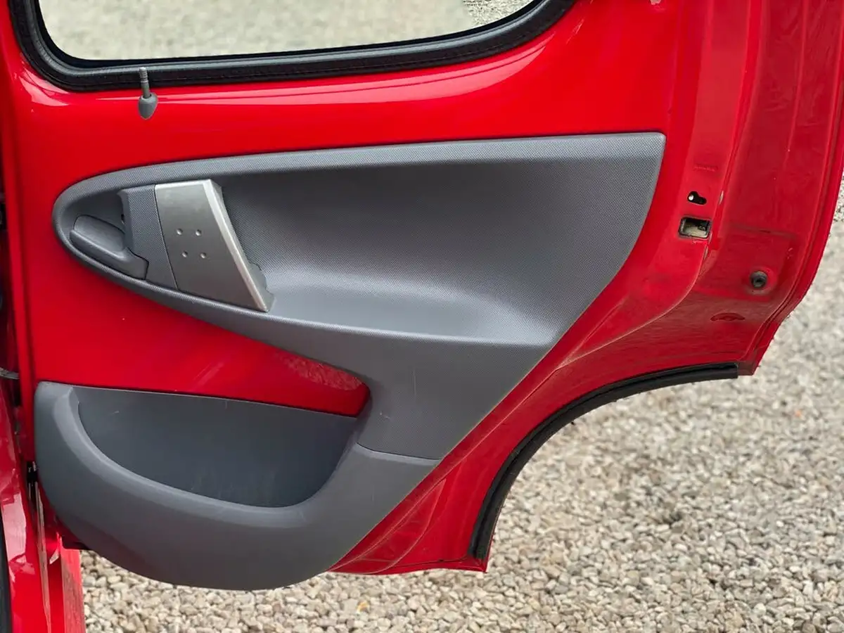 2009-citroen-c1-10-vt-5d-big-39