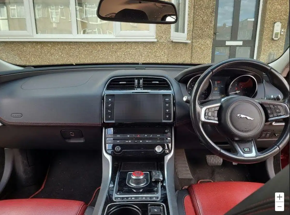 2017-jaguar-xe-20d-r-sport-180ps-1999cc-auto-big-4