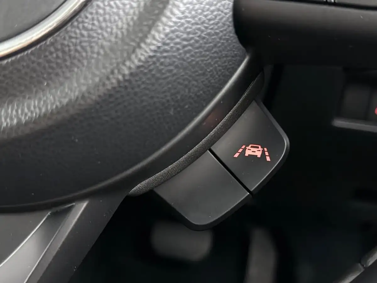 2023-suzuki-swift-12-dualjet-sz5-cvt-big-25