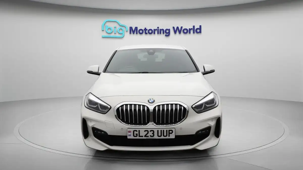 2023-bmw-1-series-15-118i-m-sport-lcp-dct-big-2