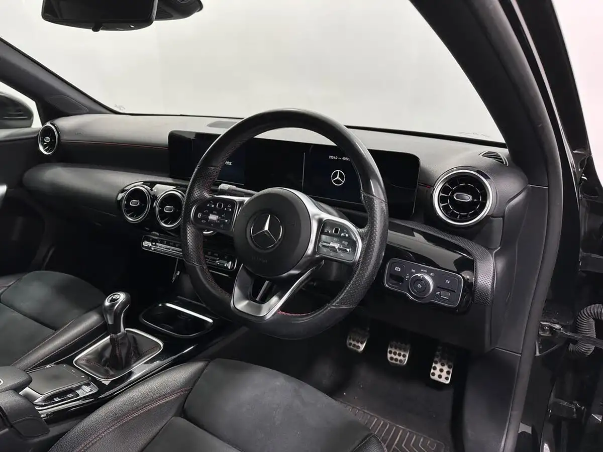 2019-mercedes-benz-a-class-13-a200-amg-line-saloon-4d-big-9