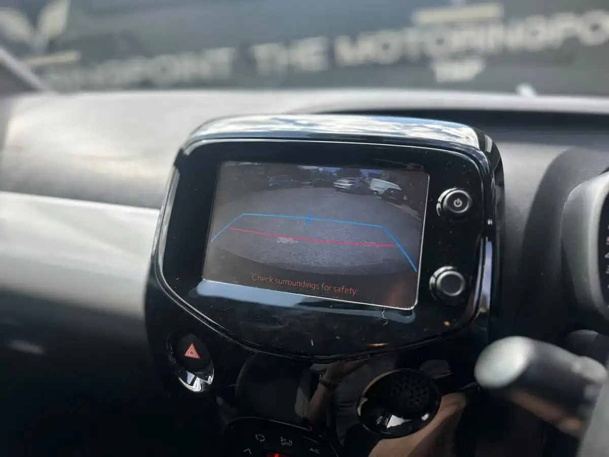2018-toyota-aygo-10-vvt-i-x-press-71bhp-big-14