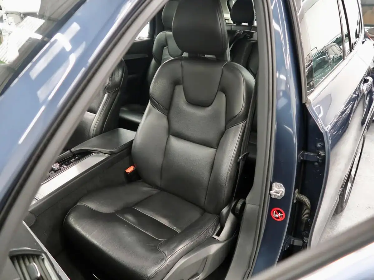 2018-volvo-xc90-20td-d5-momentum-awd-big-11