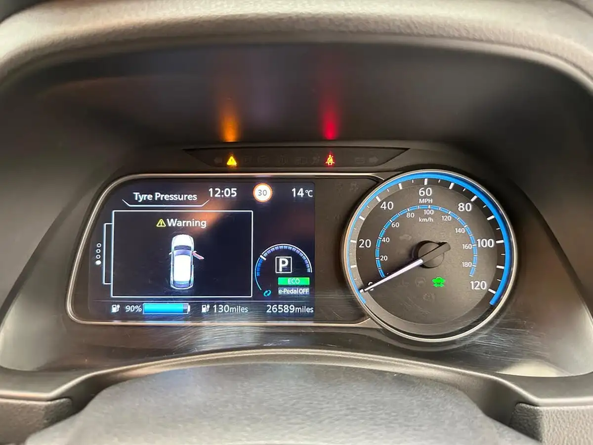 2020-nissan-leaf-e-n-connecta-big-11