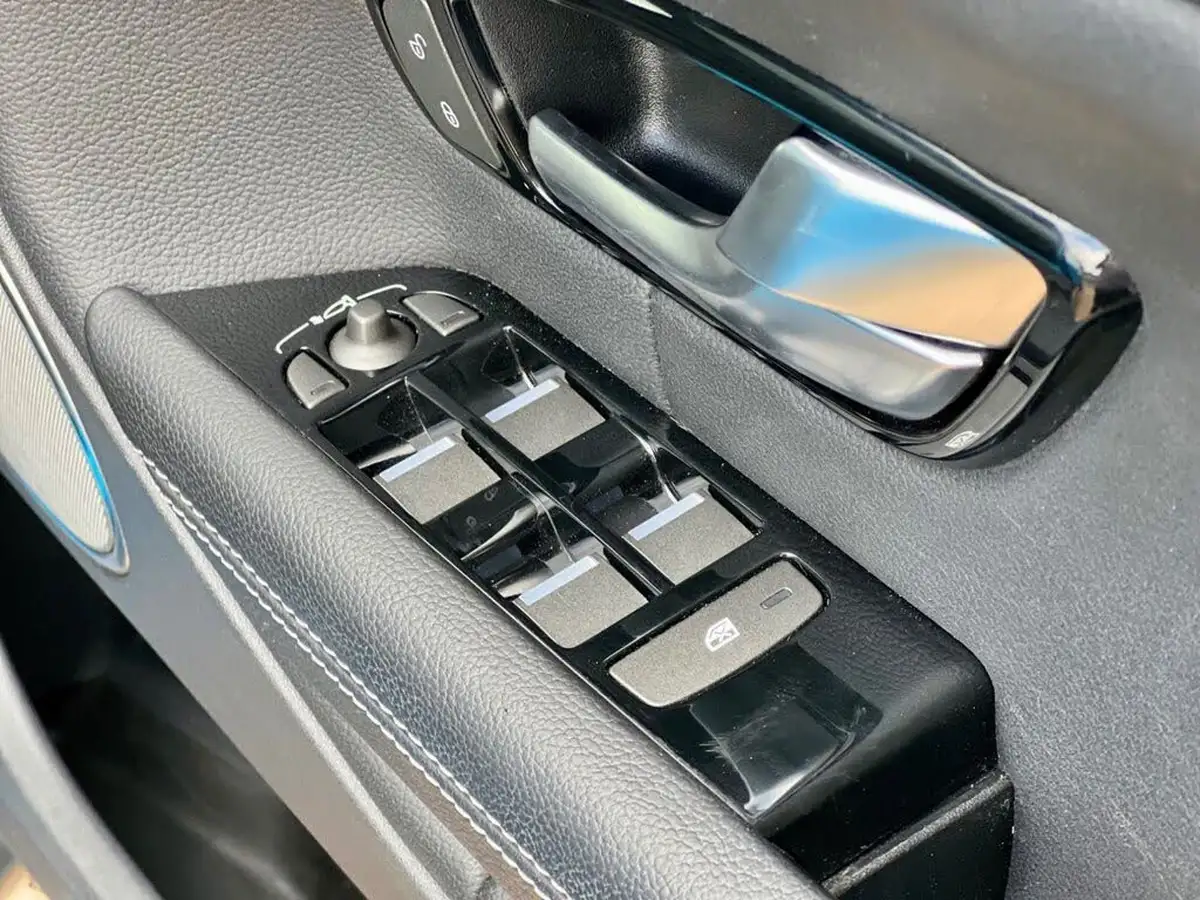 2018-land-rover-range-rover-evoque-20td4-landmark-auto-big-41