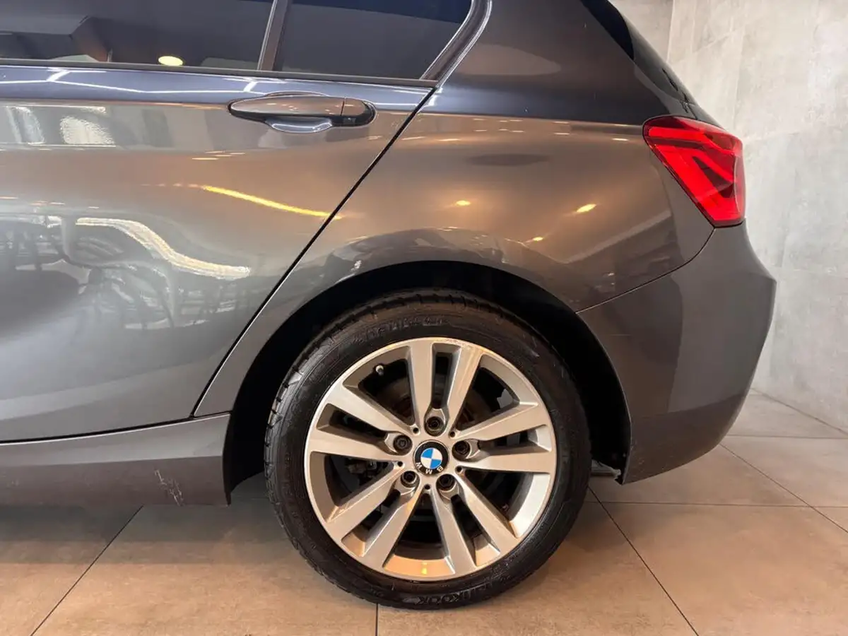 2017-bmw-1-series-20td-118d-sport-5d-big-10