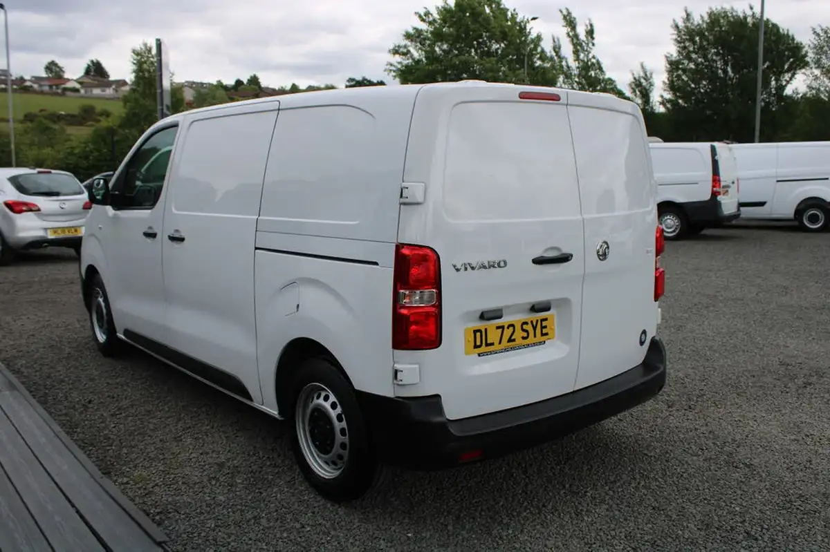 2023-vauxhall-vivaro-15td-2700-l1h1-dynamic-120pseu6d-big-6