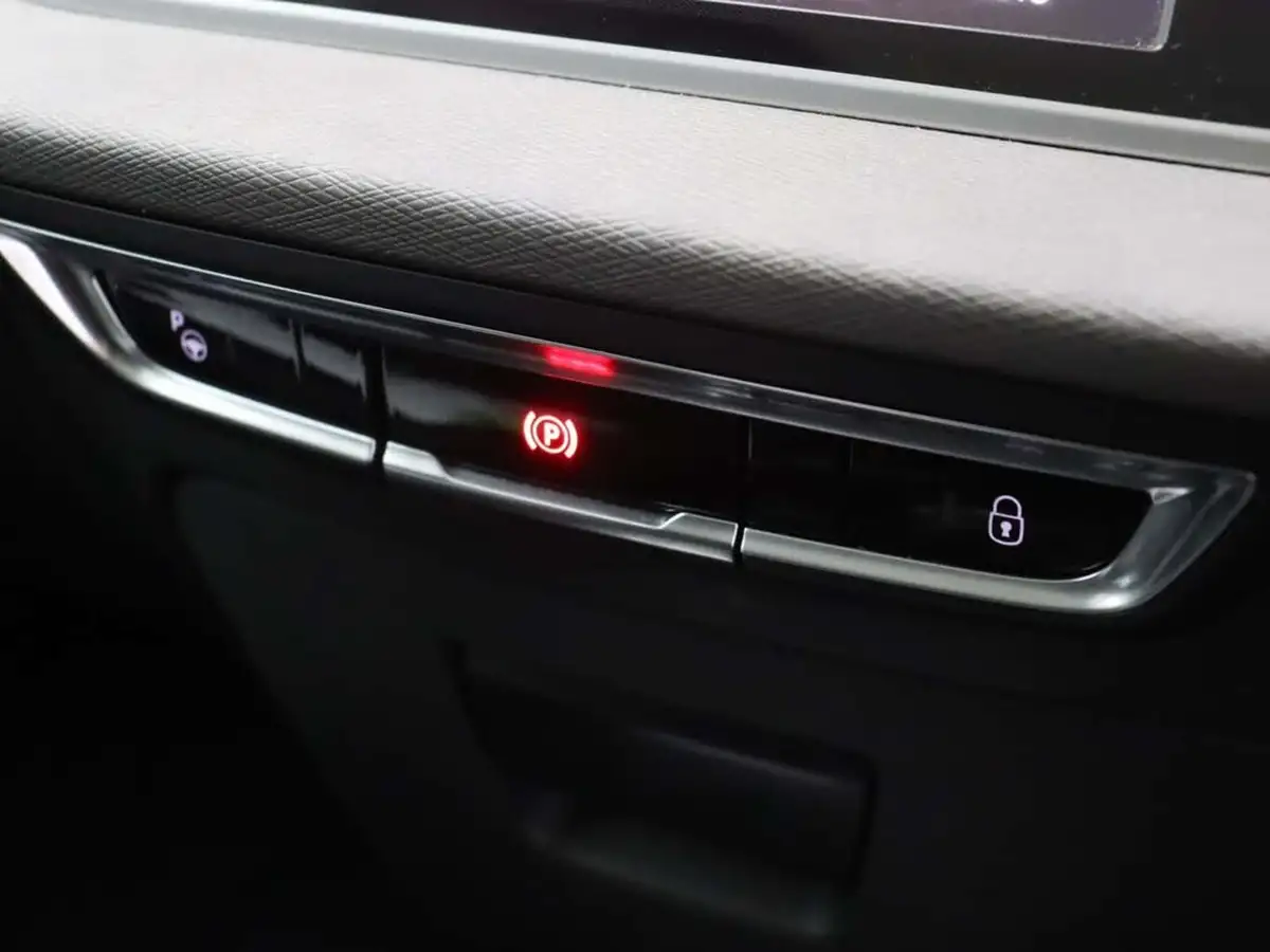 2022-citroen-grand-c4-spacetourer-12-puretech-shine-big-28