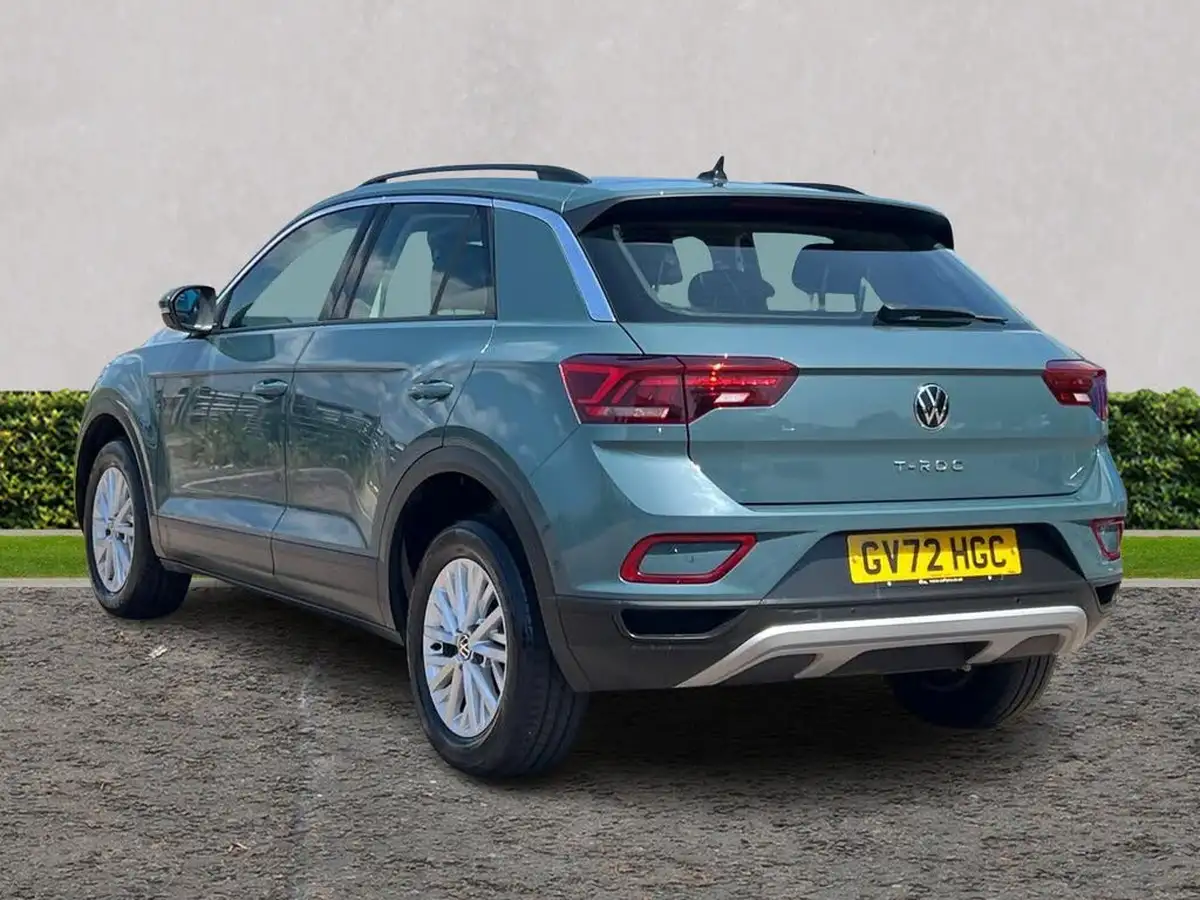 2023-volkswagen-t-roc-10-tsi-life-big-4