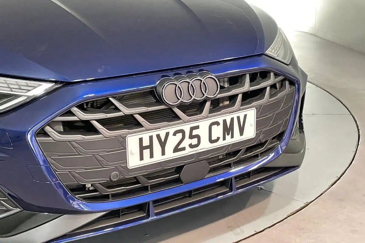 2025-audi-a3-15-40-tfsi-e-black-edition-big-57