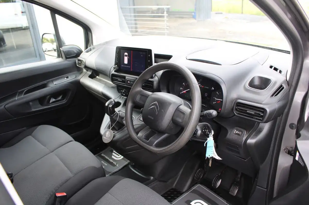 2018-citroen-berlingo-16bluehdi-650-enterprise-big-46
