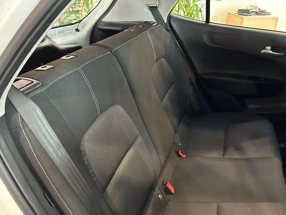 2020-kia-picanto-10-2-4-seats-big-14