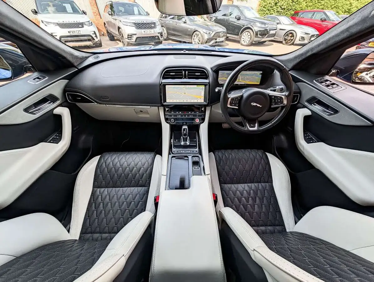 2020-jaguar-f-pace-50-v8-sc-svr-big-27