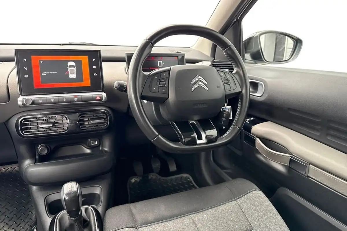 2018-citroen-c4-cactus-16bluehdi-flair-big-17