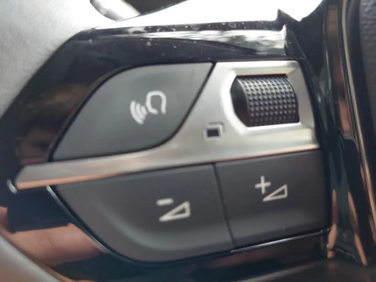 2024-peugeot-208-12-puretech-allure-big-15