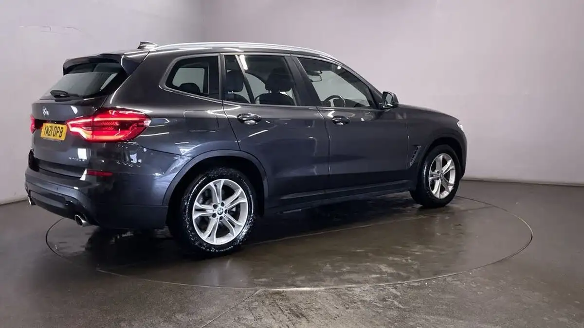 2021-bmw-x3-20-xdrive-30e-se-big-7