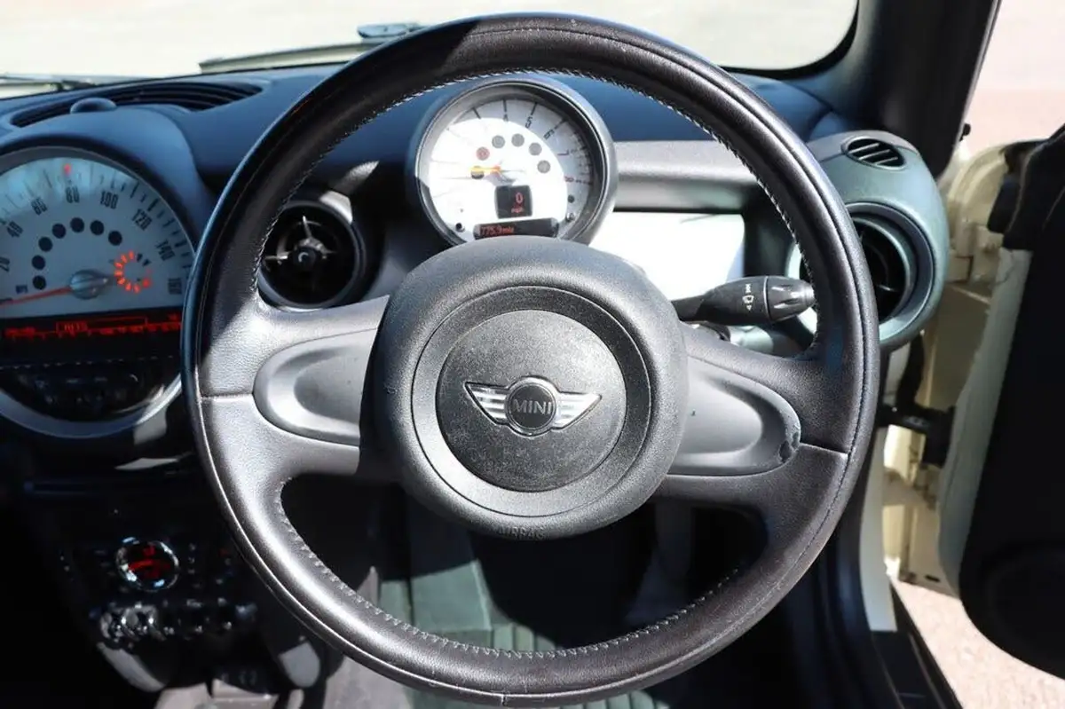2013-mini-cooper-16-cooper-122bhp-convertible-2d-big-18