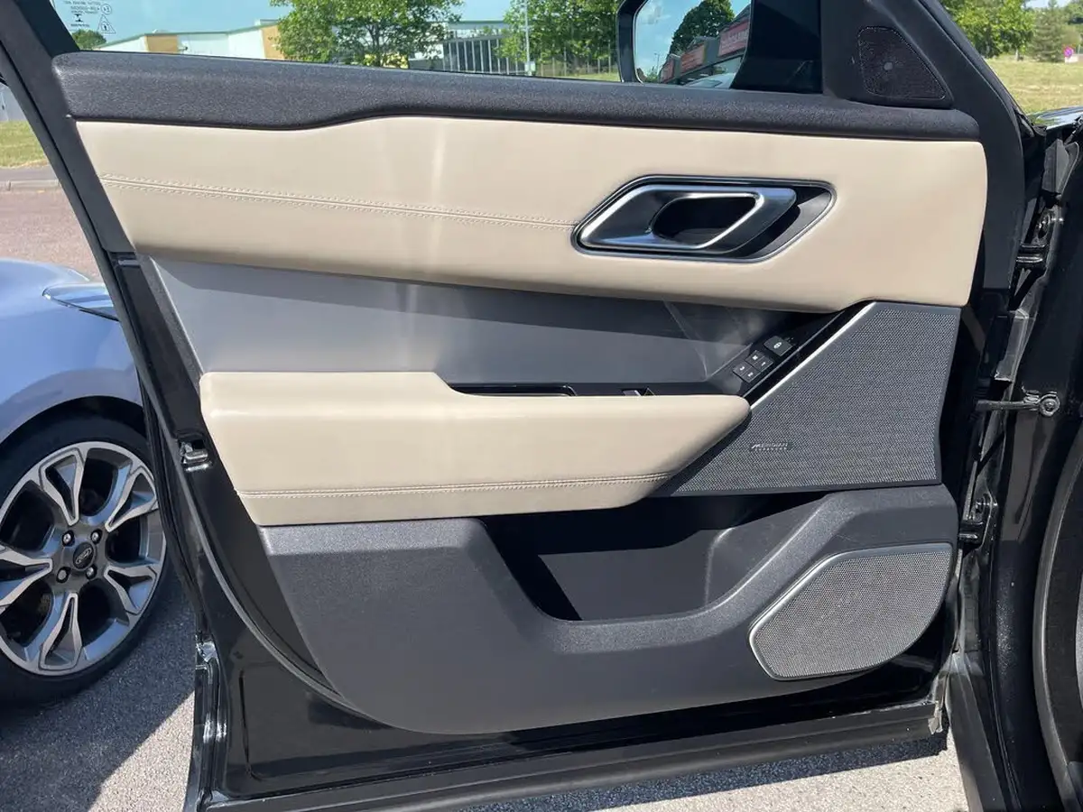2019-land-rover-range-rover-velar-20-d180-r-dynamic-hse-big-42