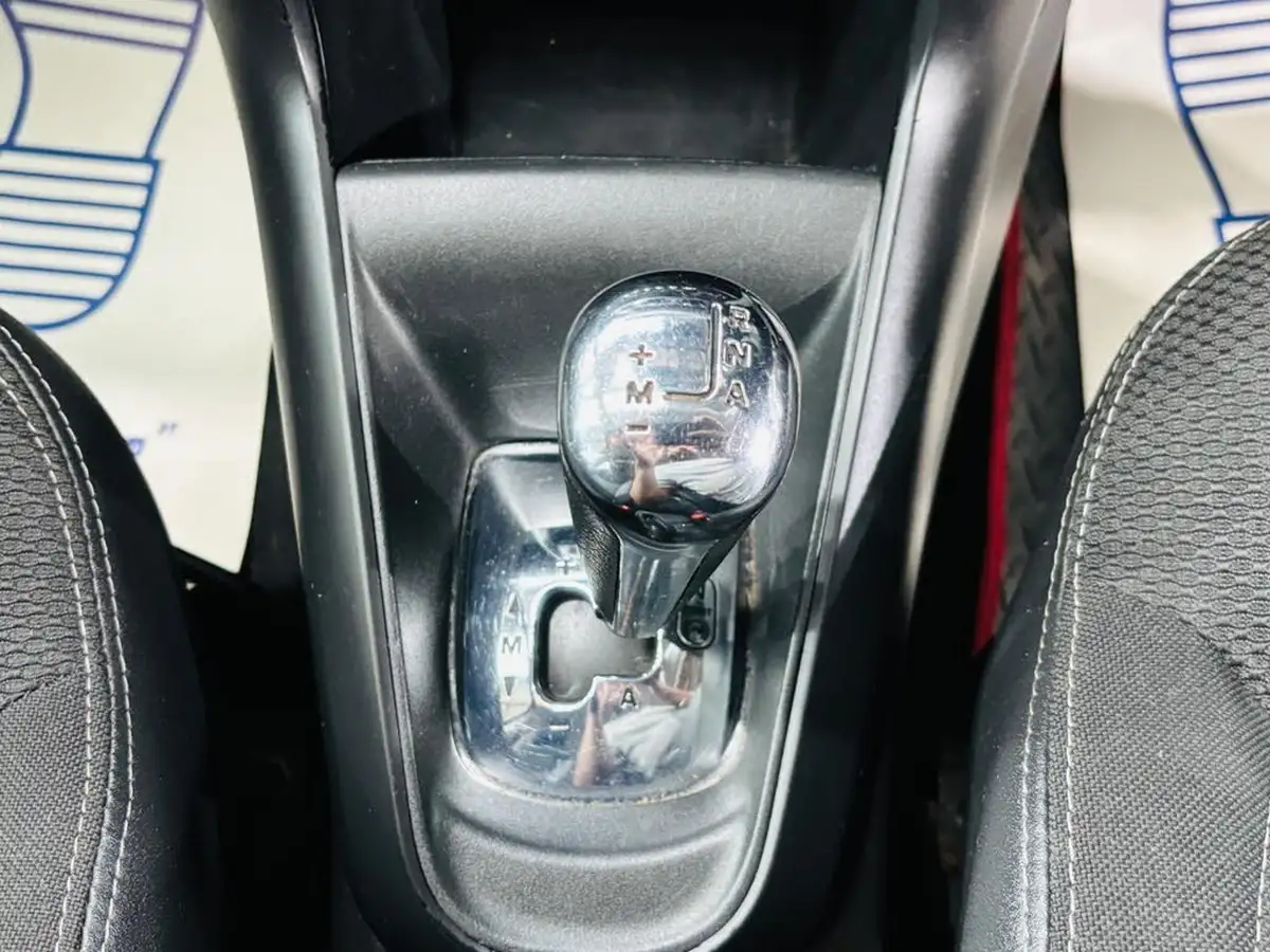 2012-citroen-c3-14e-hdi-vtr-big-20