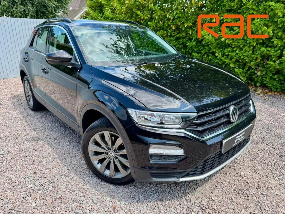 2020-volkswagen-t-roc-15-tsi-se-big-0