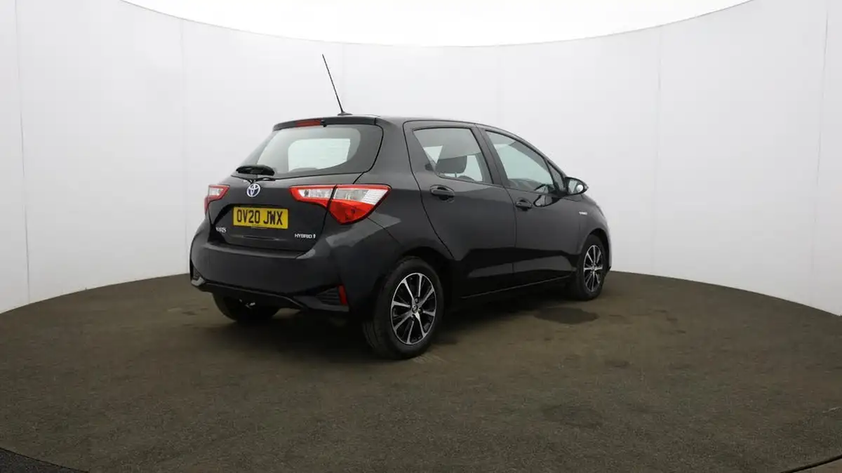2020-toyota-yaris-15-vvt-i-icon-tech-98bhp-hybrid-1497cc-e-cvt-big-59
