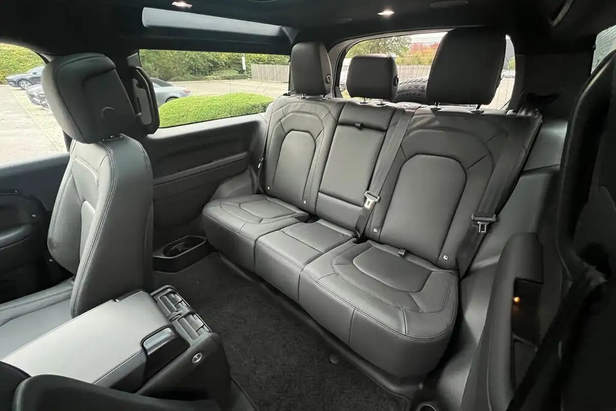 2024-land-rover-90-defender-30-d350-x-dynamic-hse-big-37
