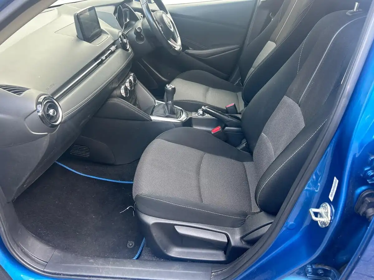 2017-mazda-mazda2-15-sport-nav-90ps-big-26