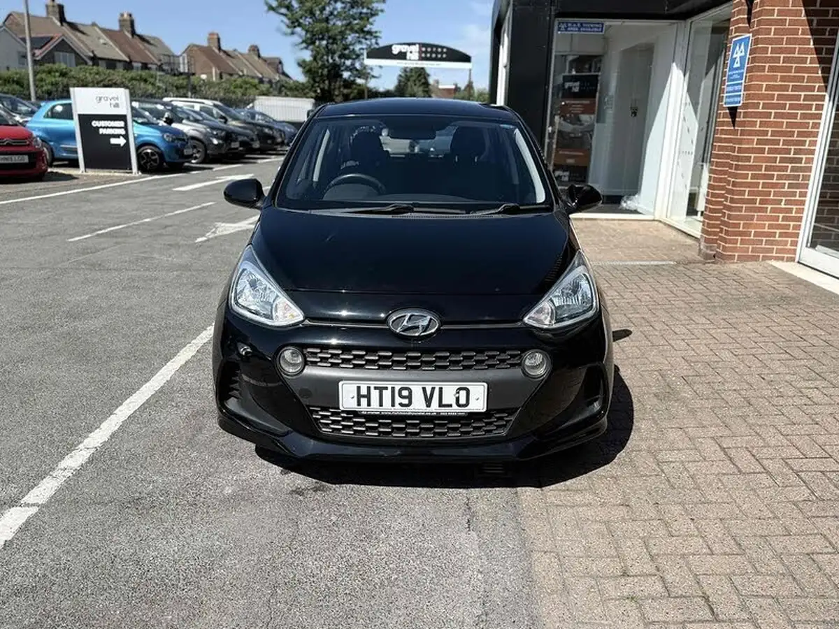 2019-hyundai-i10-10-se-67ps-big-1