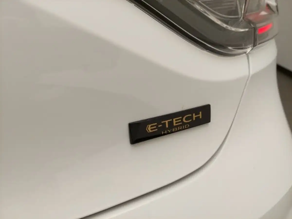 2024-renault-clio-16-techno-big-11