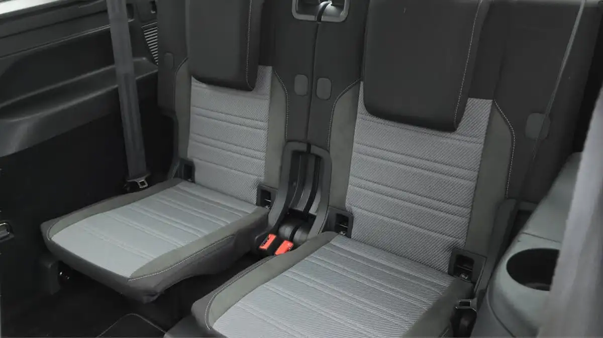 2020-volkswagen-touran-15-tsi-r-line-big-20