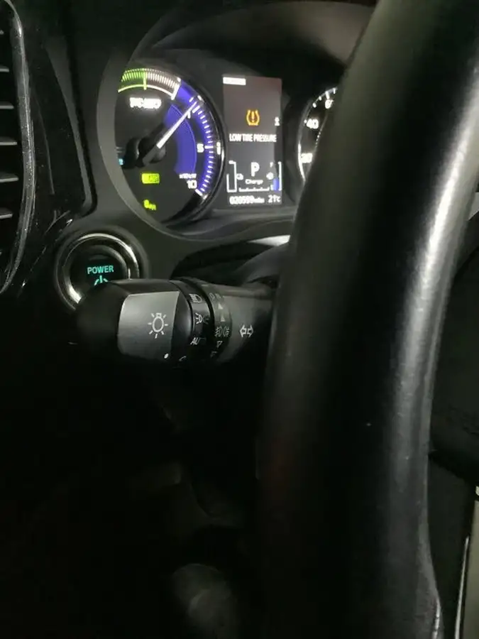 2019-mitsubishi-outlander-24-4h-phev-big-20