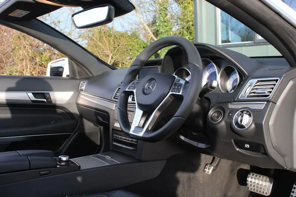 2015-mercedes-benz-e-class-30cdi-e350-amg-line-258ps-cabriolet-2d-big-4