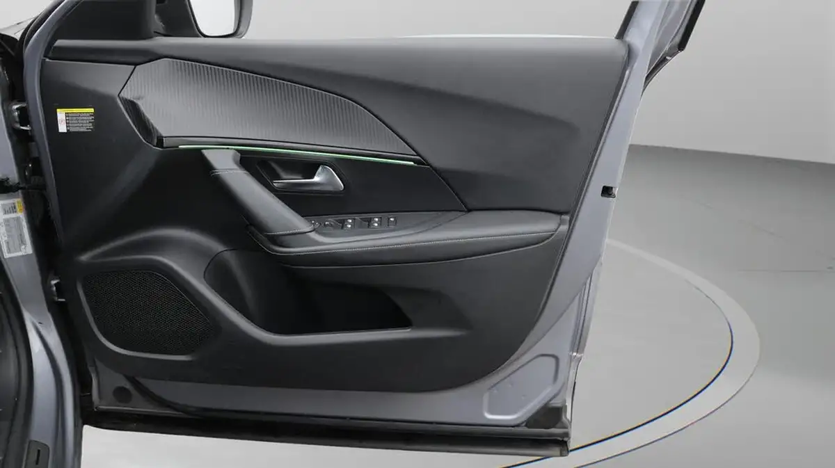 2023-peugeot-2008-suv-e-gt-136bhp-50kwh-station-wagon-big-15