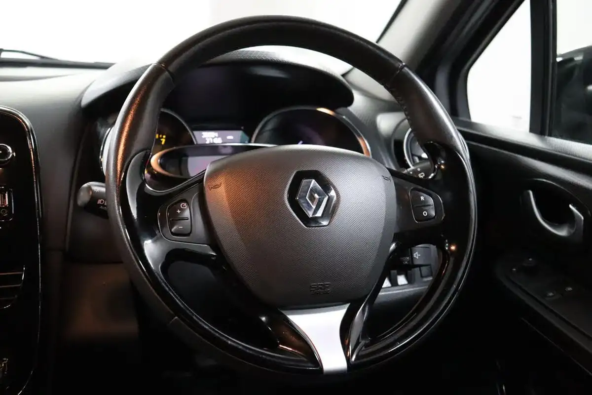 2015-renault-clio-09-tce-dynamique-nav-big-47