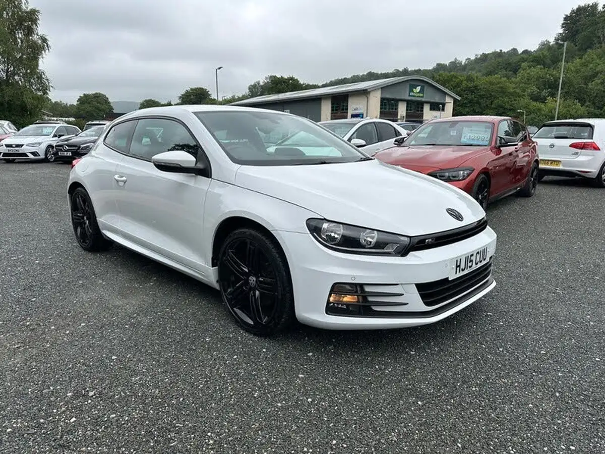 2015-volkswagen-scirocco-20tdi-r-line-184ps-big-0