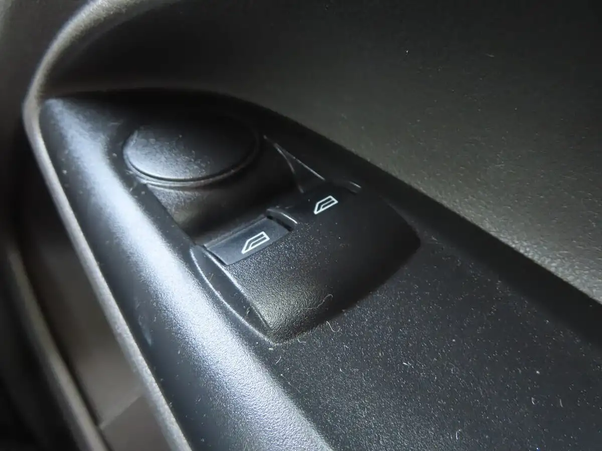 2020-ford-transit-connect-big-37