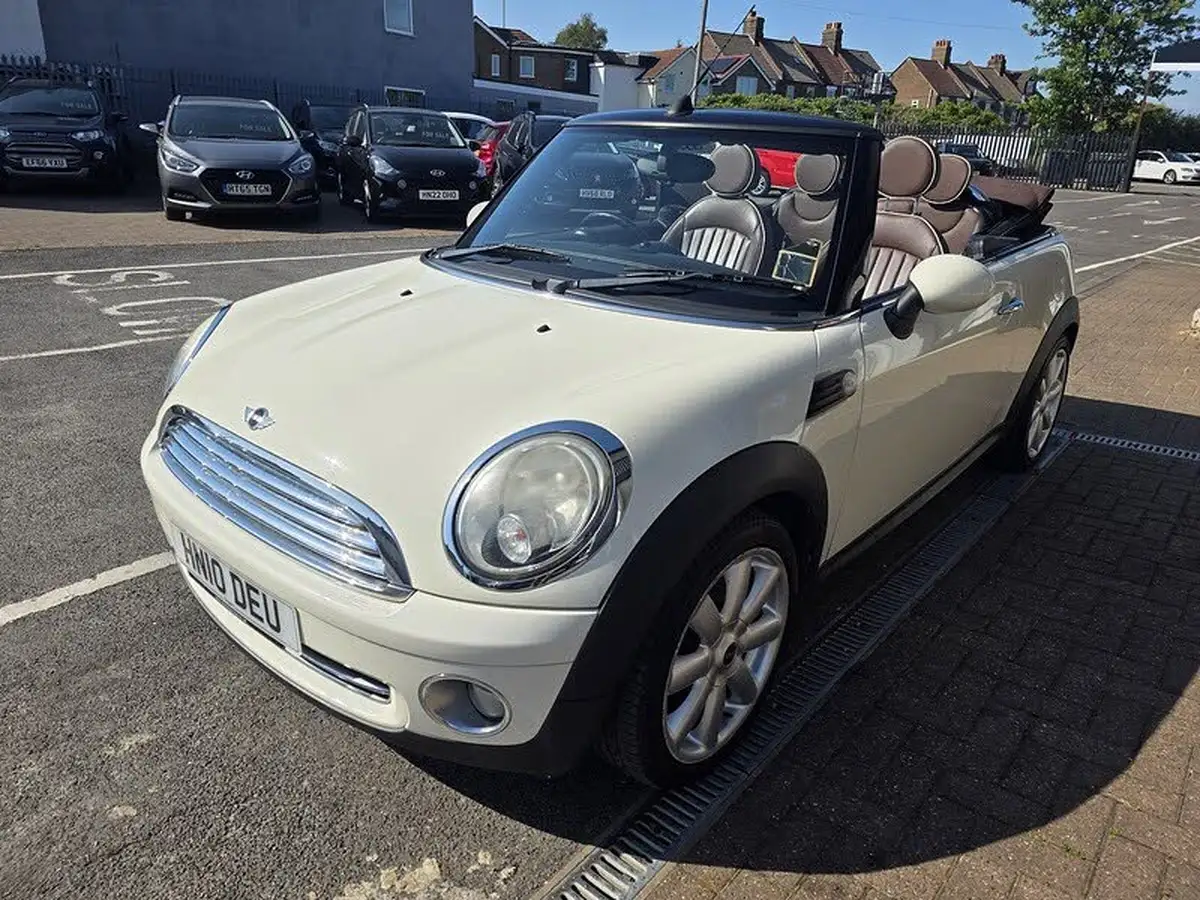 2010-mini-cooper-16-cooper-120bhp-convertible-2d-big-2