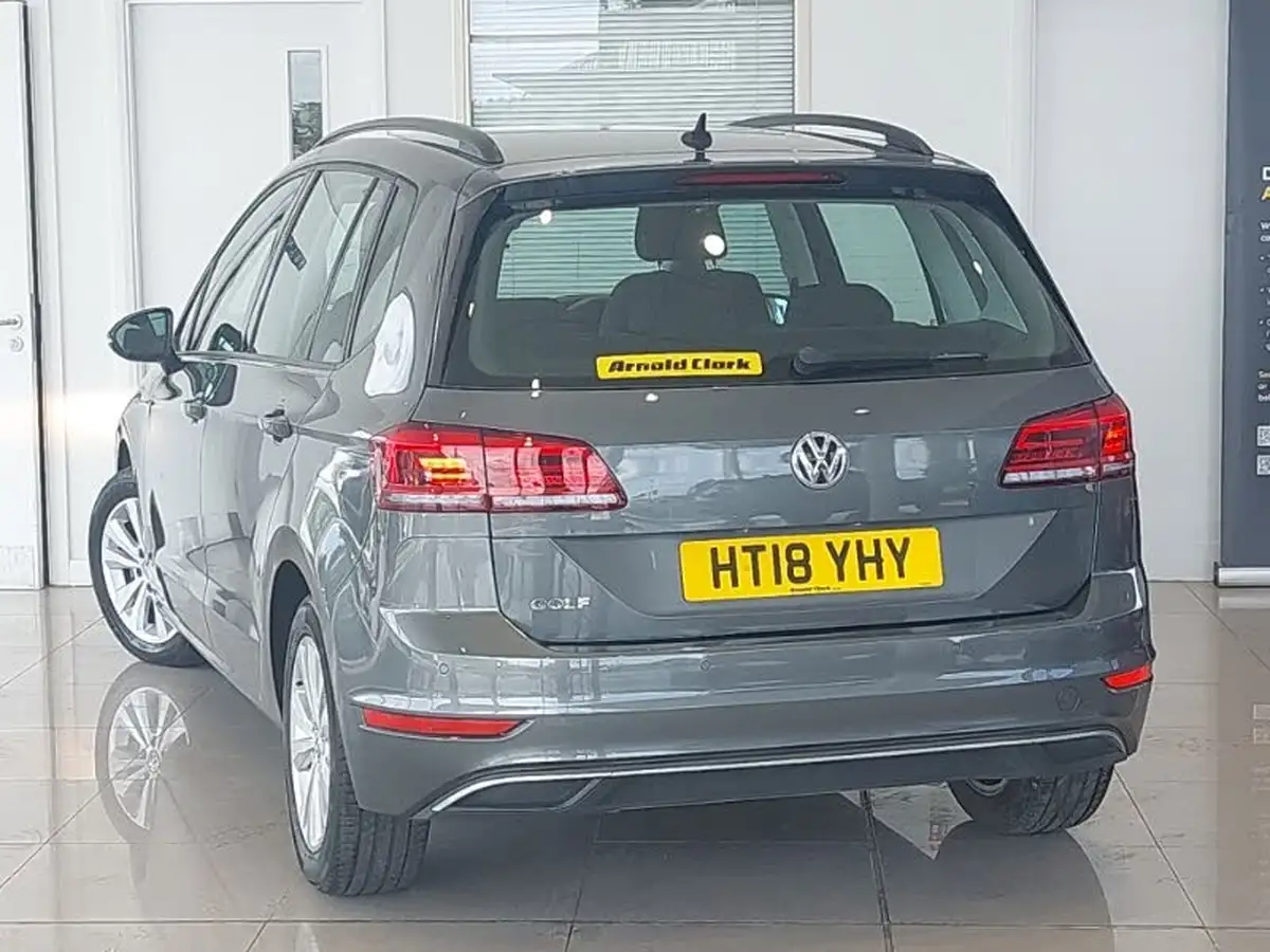 2018-volkswagen-golf-sv-15-tsi-se-130ps-big-1
