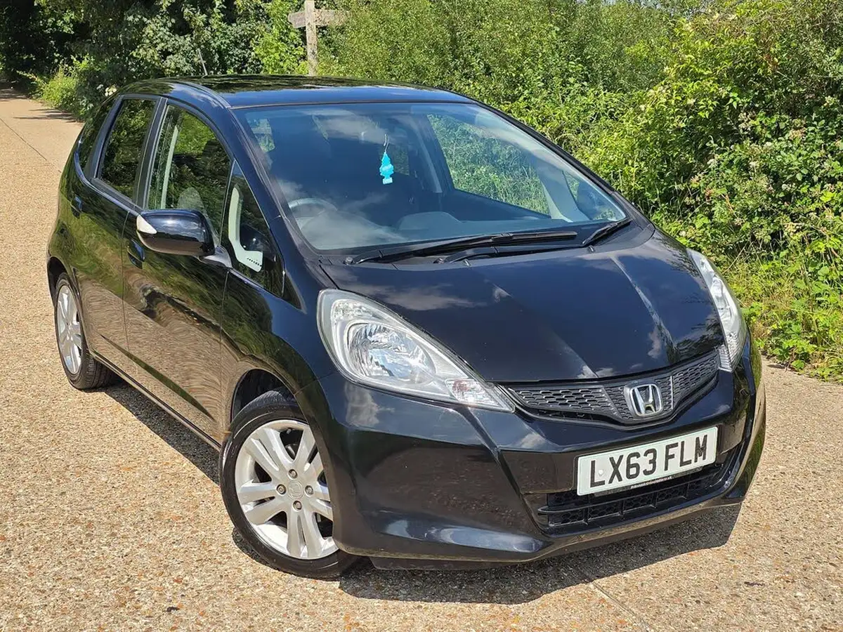2013-honda-jazz-14-es-plus-cvt-big-0