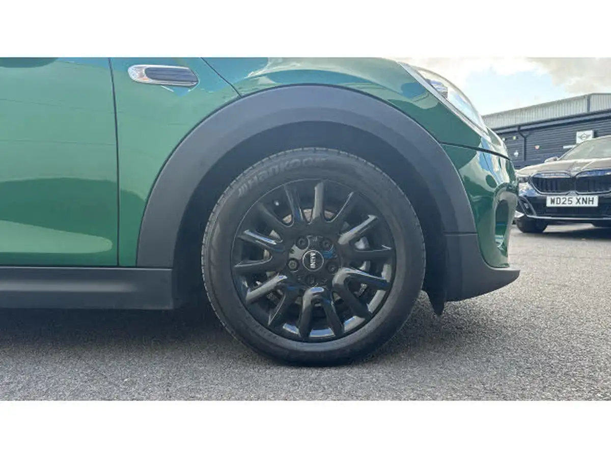 2019-mini-cooper-15-cooper-classic-hatchback-3d-big-13