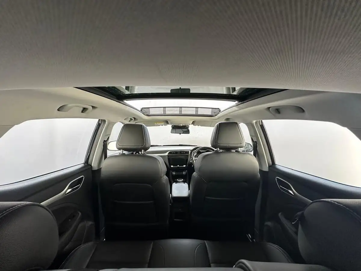 2021-mg-zs-suv-e-exclusive-ev-big-16
