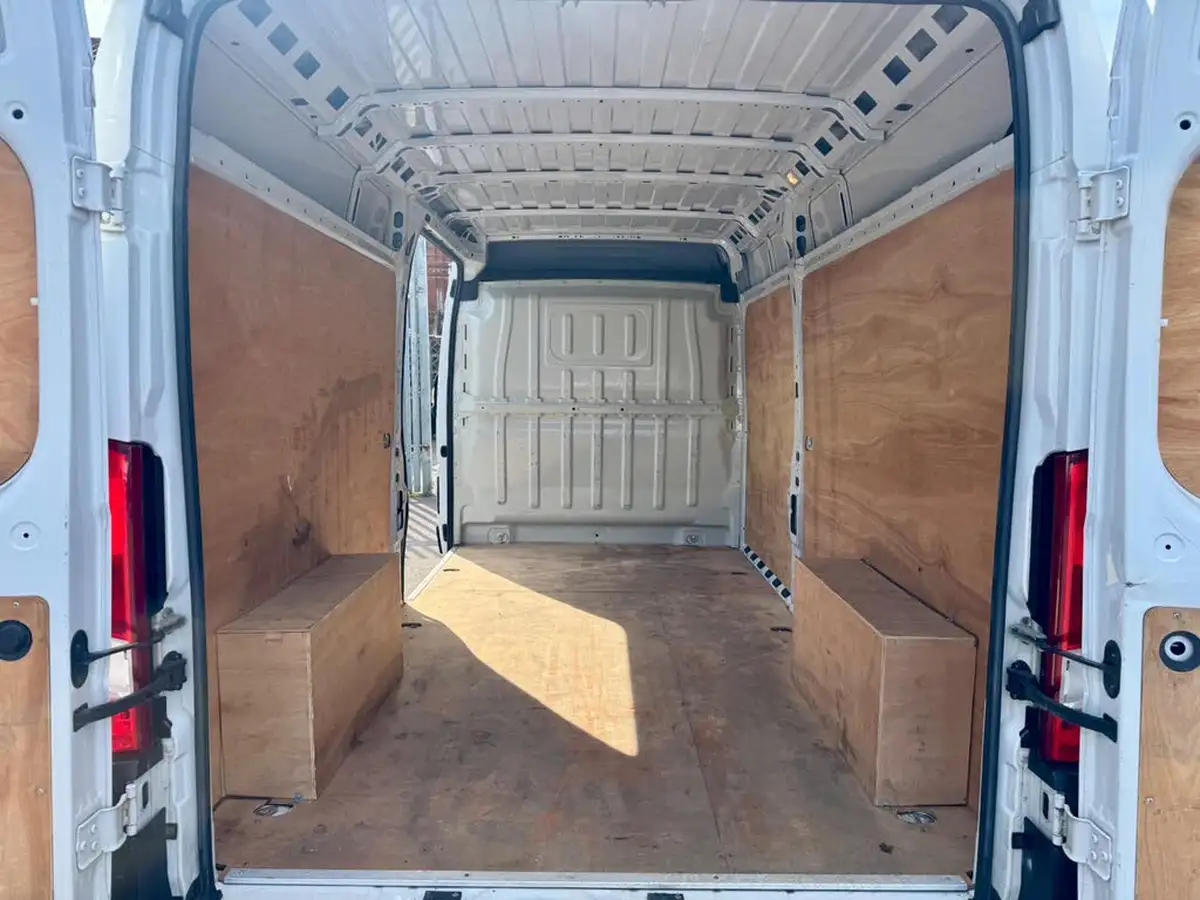 2022-citroen-relay-22bluehdi-35-l3h2-enterprise-panel-big-11
