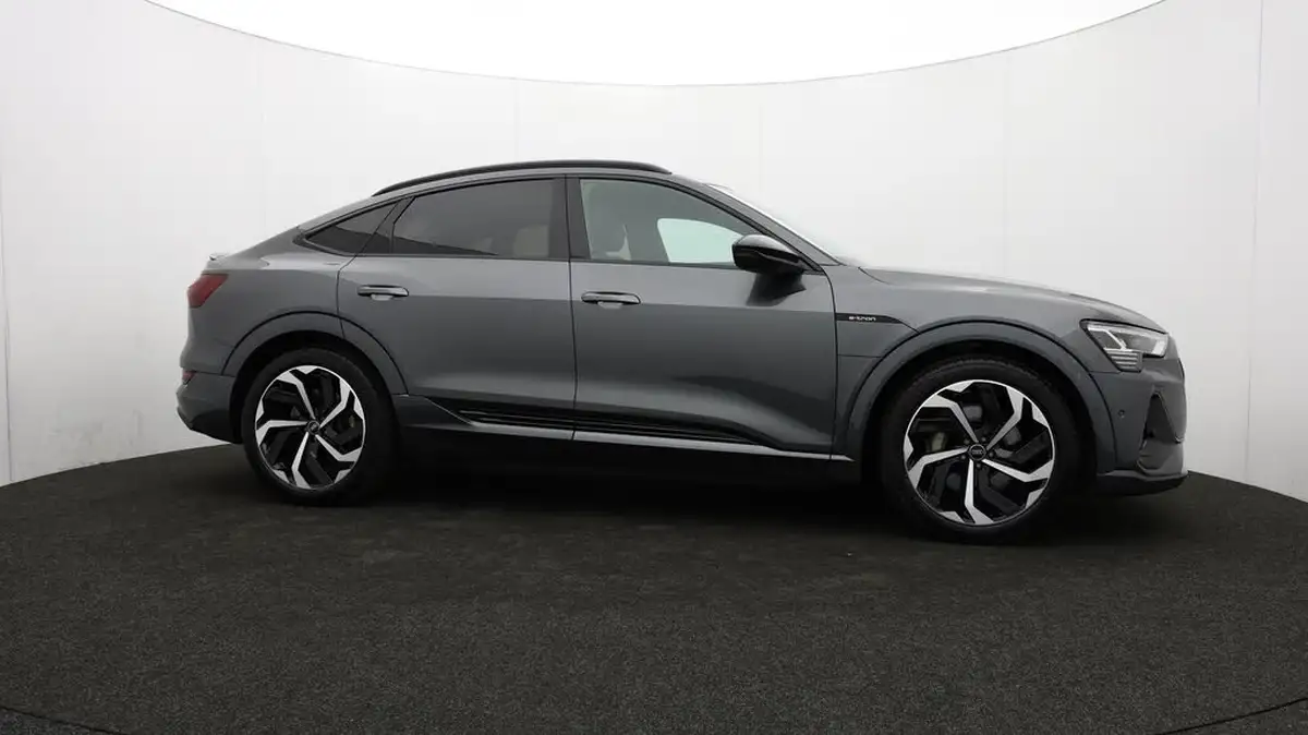 2022-audi-e-tron-50e-black-edition-sportback-big-29